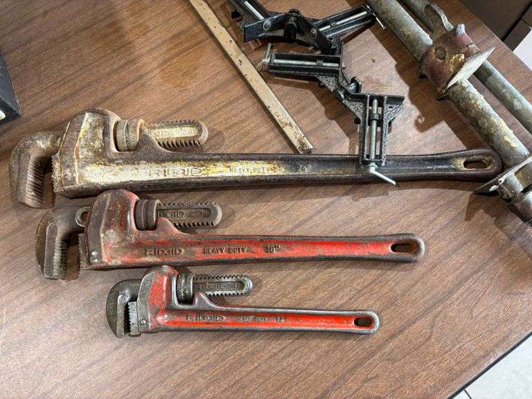 Pipe Wrenches & Clamps