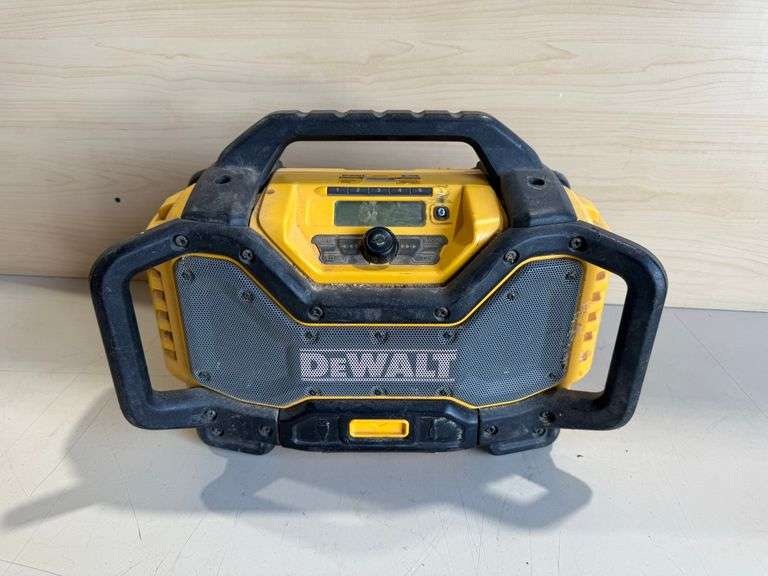 DeWalt Radio/Power Bank