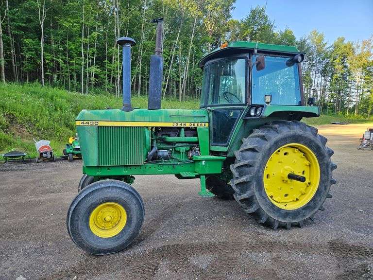 John Deere 4430 tractor