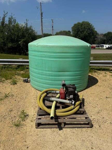 1550 Gal Fertilizer Tank w/ Pump