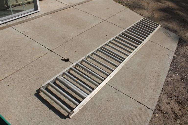 10' x 16" section of roller table