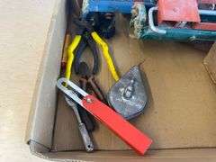 Caulk Guns, Utility Knives, & Other Hand Tools