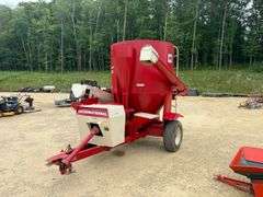 International 1150 Feedmill