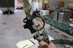 PSE Slinger compound bow w/case