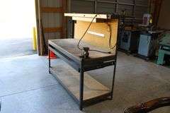 Work bench w/vice & light