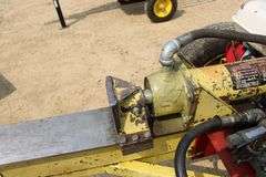 Quick Split portable wood splitter
