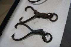Pair of smaller log tongs