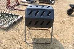 Compost bin on stand