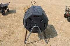 Compost bin on stand