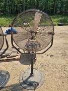 (1) 30" Maxx Air Fan on Stand (plug-in bad)