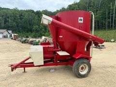 International 1150 Feedmill