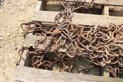 Tractor chains, fit 12.4 x 28
