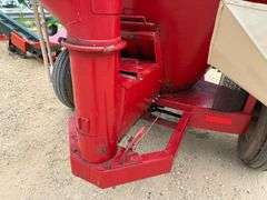 International 1150 Feedmill