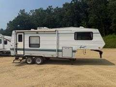 1992 Hornet 5th Wheel Camper