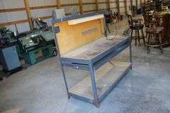 Work bench w/vice & light