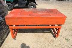 Wood work bench w/drawers
