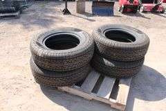 Set of 4 Pirelli Scorpion ATR 17" tires