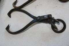 Pair of smaller log tongs
