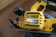 DeWalt 20v cordless 7 1/4" circular saw
