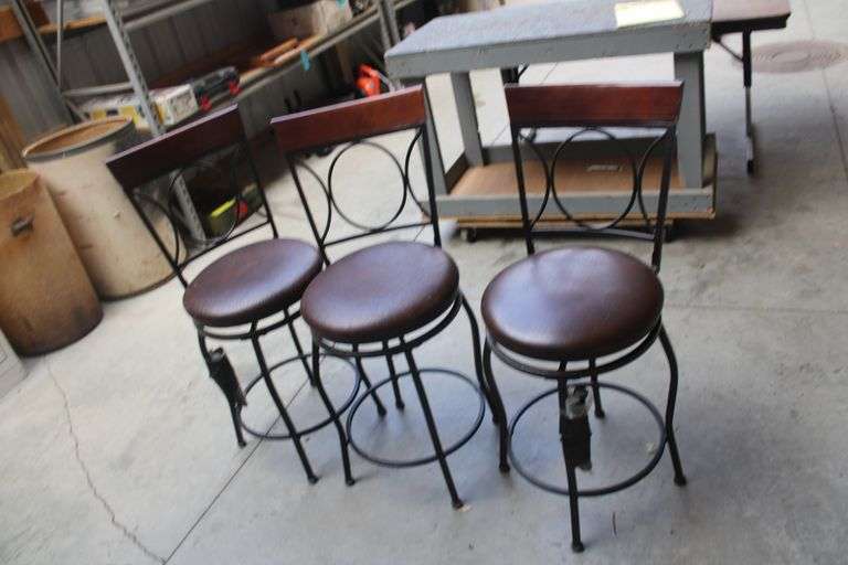 3 padded swivel bar stools w/backs & leg extensions - Lee Real Estate ...