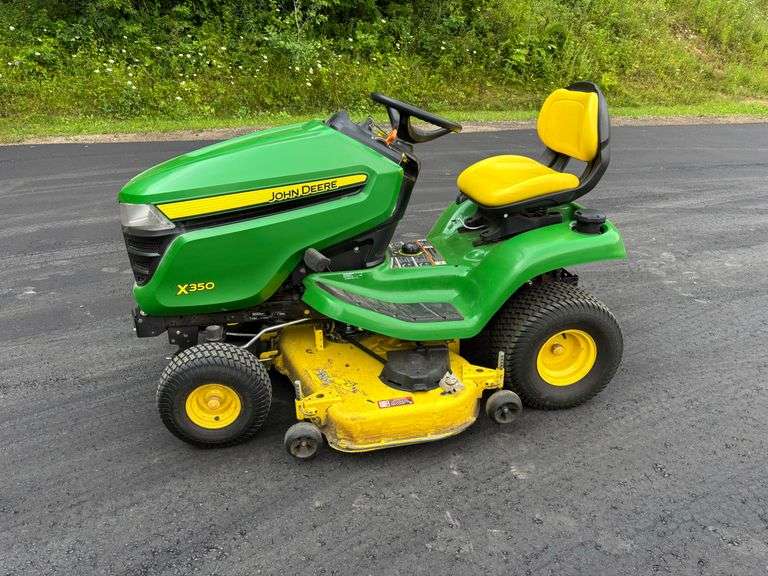 John Deere X350 Riding Lawn Mower