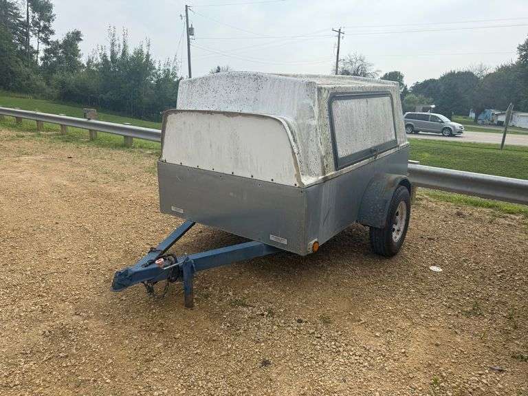 Single Axle Utility Trailer w/ Topper