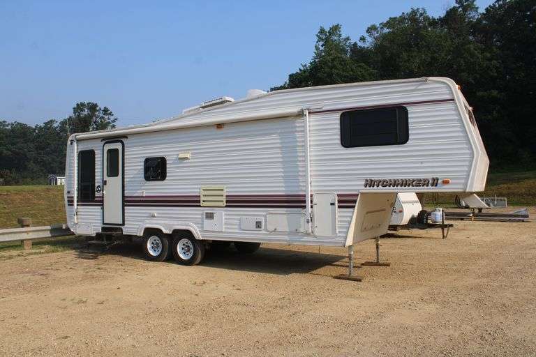 1996 Nuway 5th wheel travel trailer