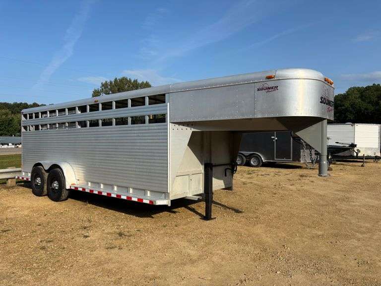 2000 Sooner Livestock Trailer