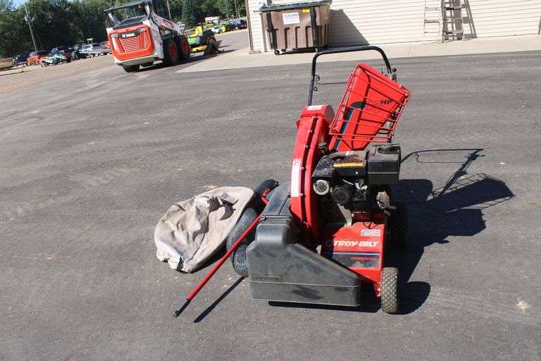 Troy Bilt 5 hp. leaf vacuum/wood chipper