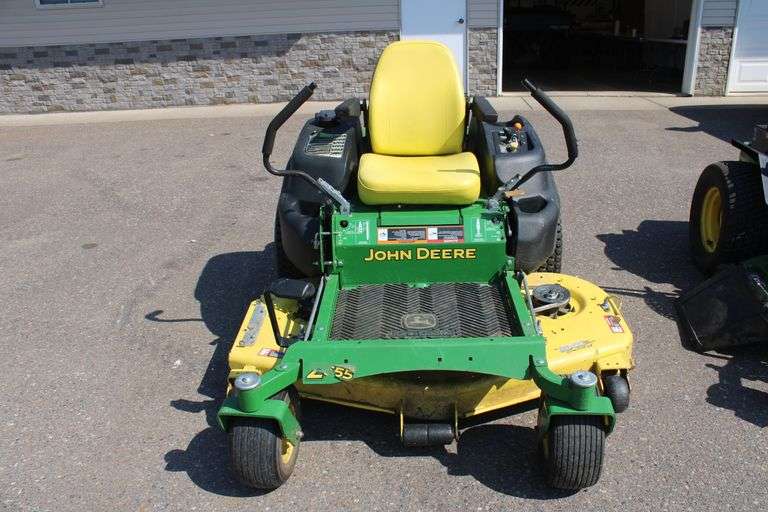 2015 John Deere Zero turn lawn mower