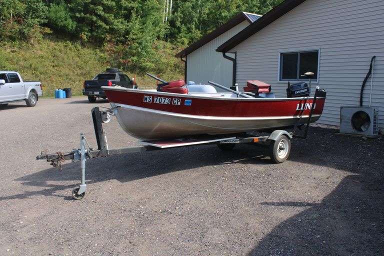 1991 Lund 13' fishing boat w/motor & trailer