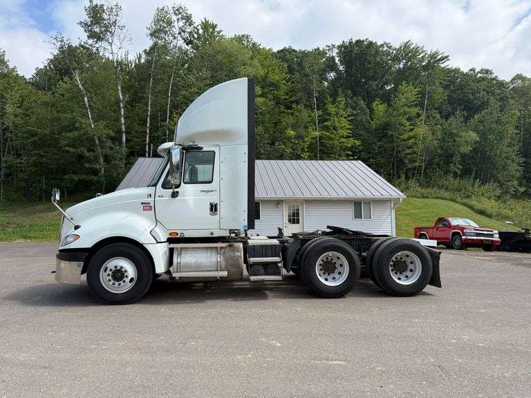 2012 International LF687 Day Cab Semi Tractor