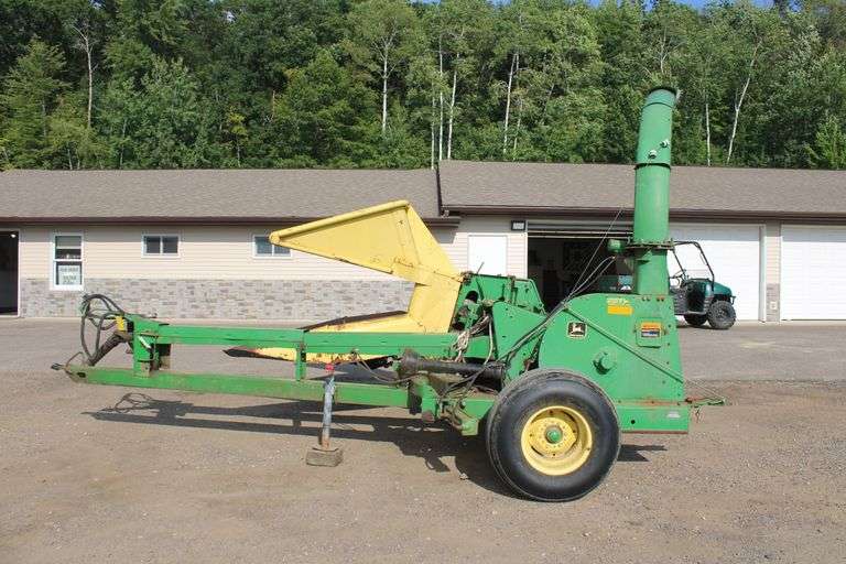 John Deere 3970 chopper
