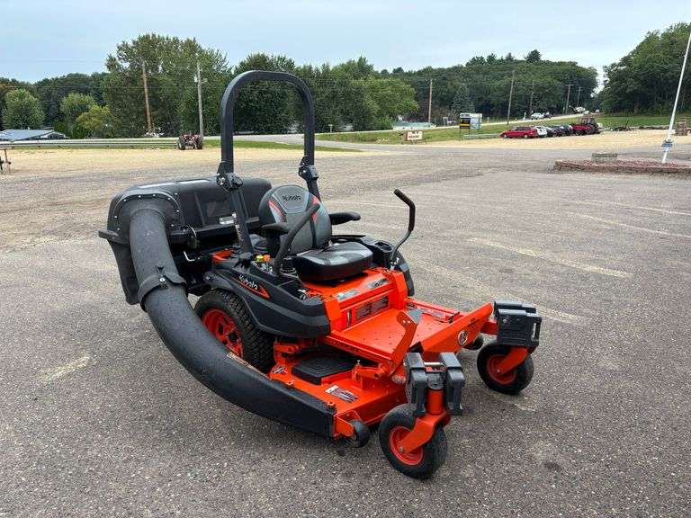 Kubota Z421 Zero Turn Mower
