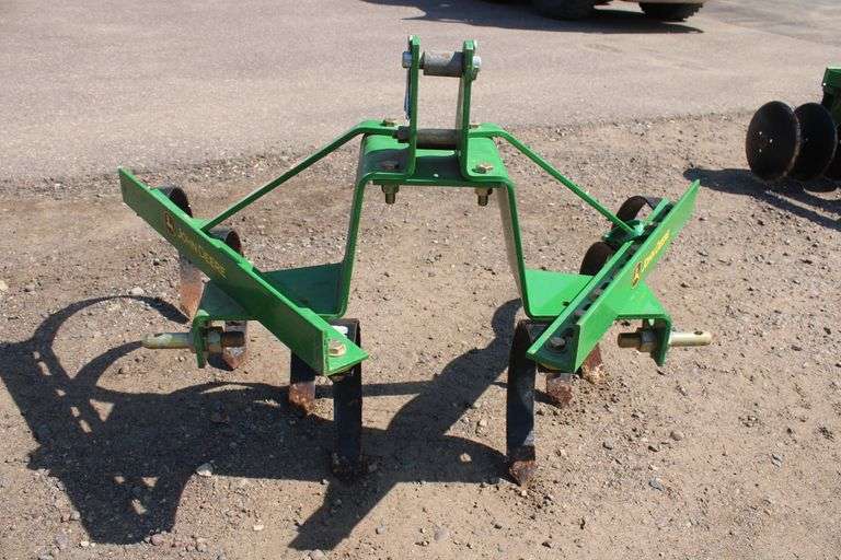 John Deere 3 pt. garden tractor cultivator, 39"