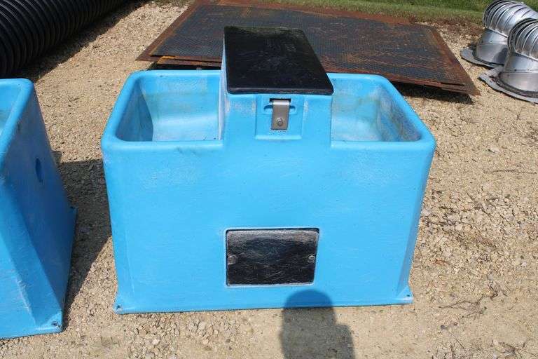 Little Springs 3100 insulated livestock waterer