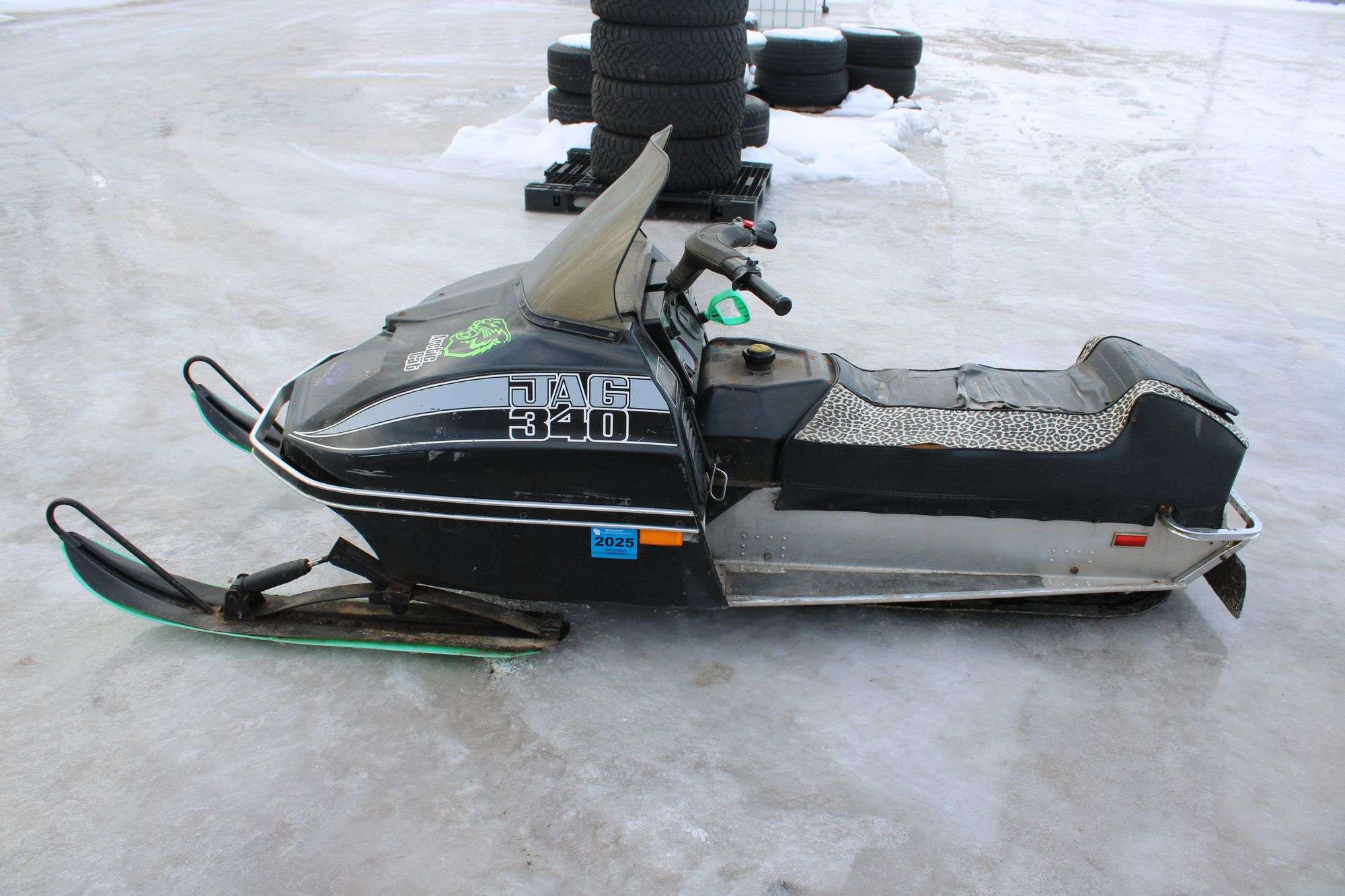 arctic ジャグ　ヴィンテージ　希少 1975 Arctic Cat Jag 340 snowmobile - Lee Real Estate & Auction Service