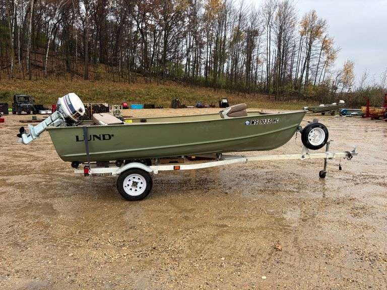 1992 Lund 14ft Fishing Boat - Lee Real Estate & Auction Service