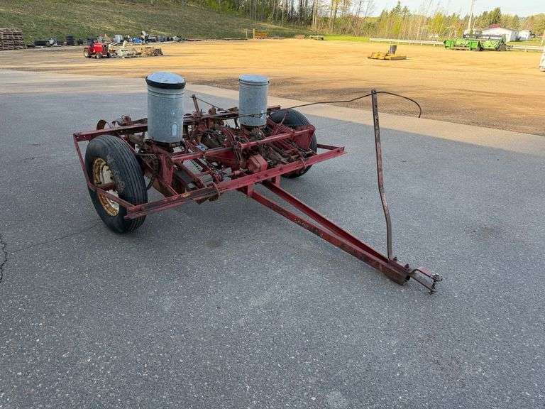 Micromic Row McCormick 2 Row Planter - Lee Real Estate & Auction Service