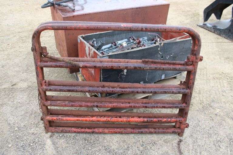 2 - 30" x 4' pipe gates
