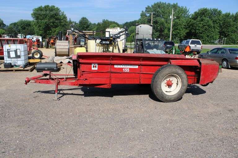 International 155 manure spreader