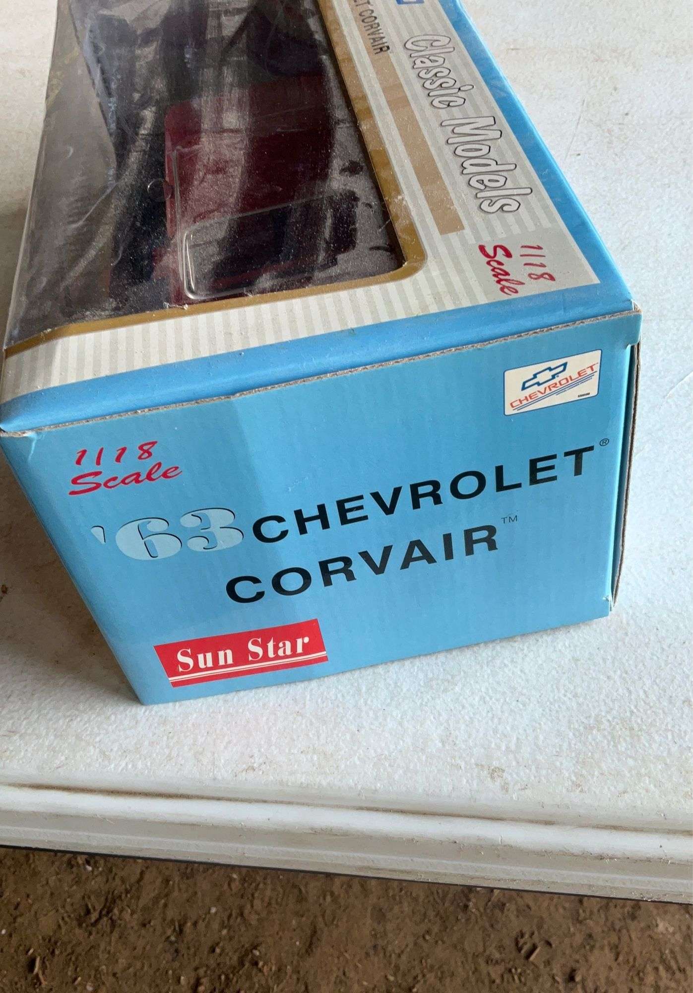 Sun Star 1963 Chevrolet Corvair with box, 1:18 - Hamilton-Maring