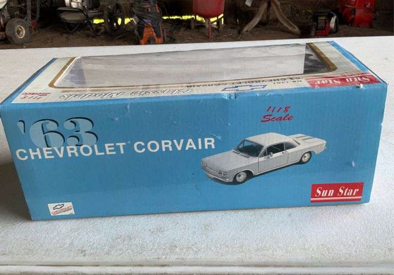 Sun Star 1963 Chevrolet Corvair with box, 1:18 - Hamilton-Maring