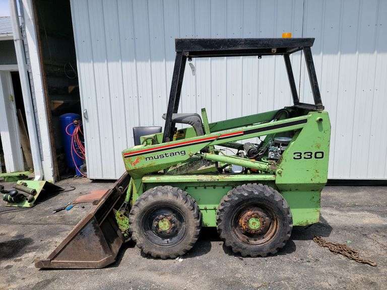 Mustang 330 Skid loader, Honda GX630 engine, New Hydro, Rebuilt