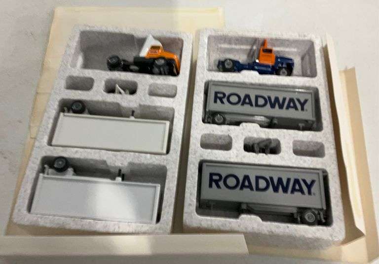 (2) Winross Scale model tractor/trailers-Yellow, Roadway