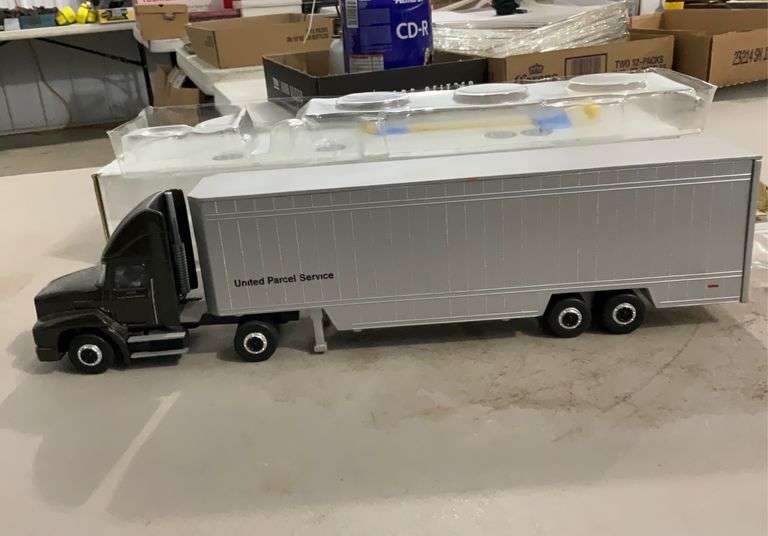 1/64 Scale model semi tractor/trailer-United Parcel Service