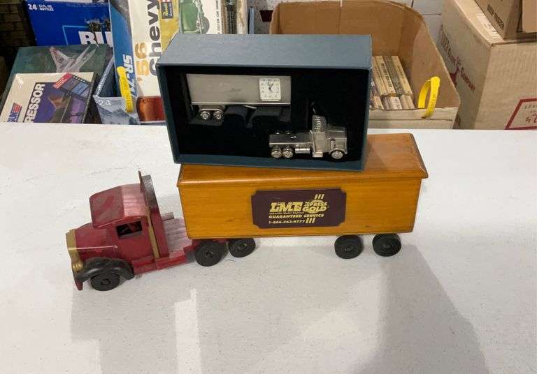 Wooden  LME Toy tractor/trailer, LME tractor/trailer clock