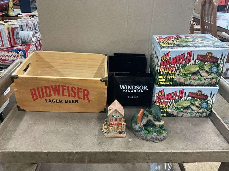 Budweiser Figurines, Budweiser Wooden Box, Windsor