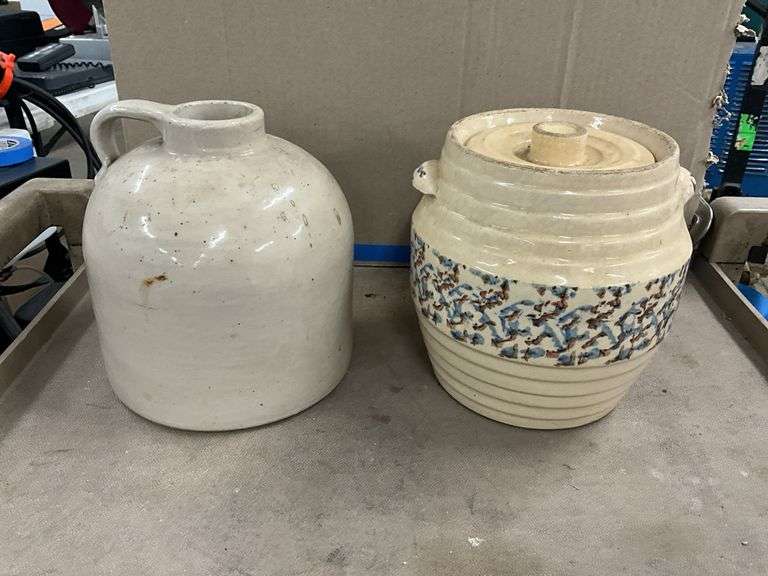 Red Wing Sponge Band Cookie Jar, Red Wing Dome Top