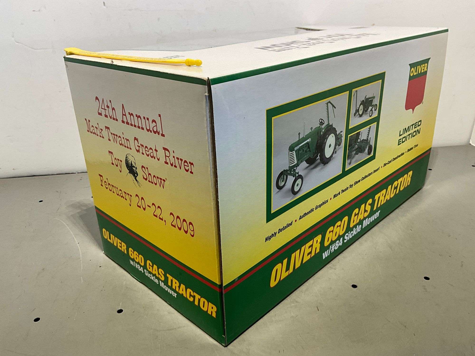 Spec-Cast 1/16 Oliver 660 Gas Tractor w/#84 Sickle Mower - Mark